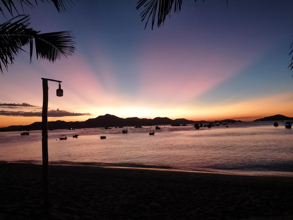 The Sunrise Anh Tu Hotell Cam Ranh Exteriör bild
