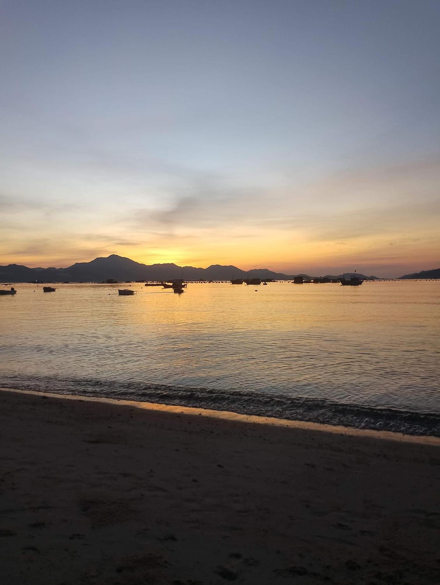 The Sunrise Anh Tu Hotell Cam Ranh Exteriör bild