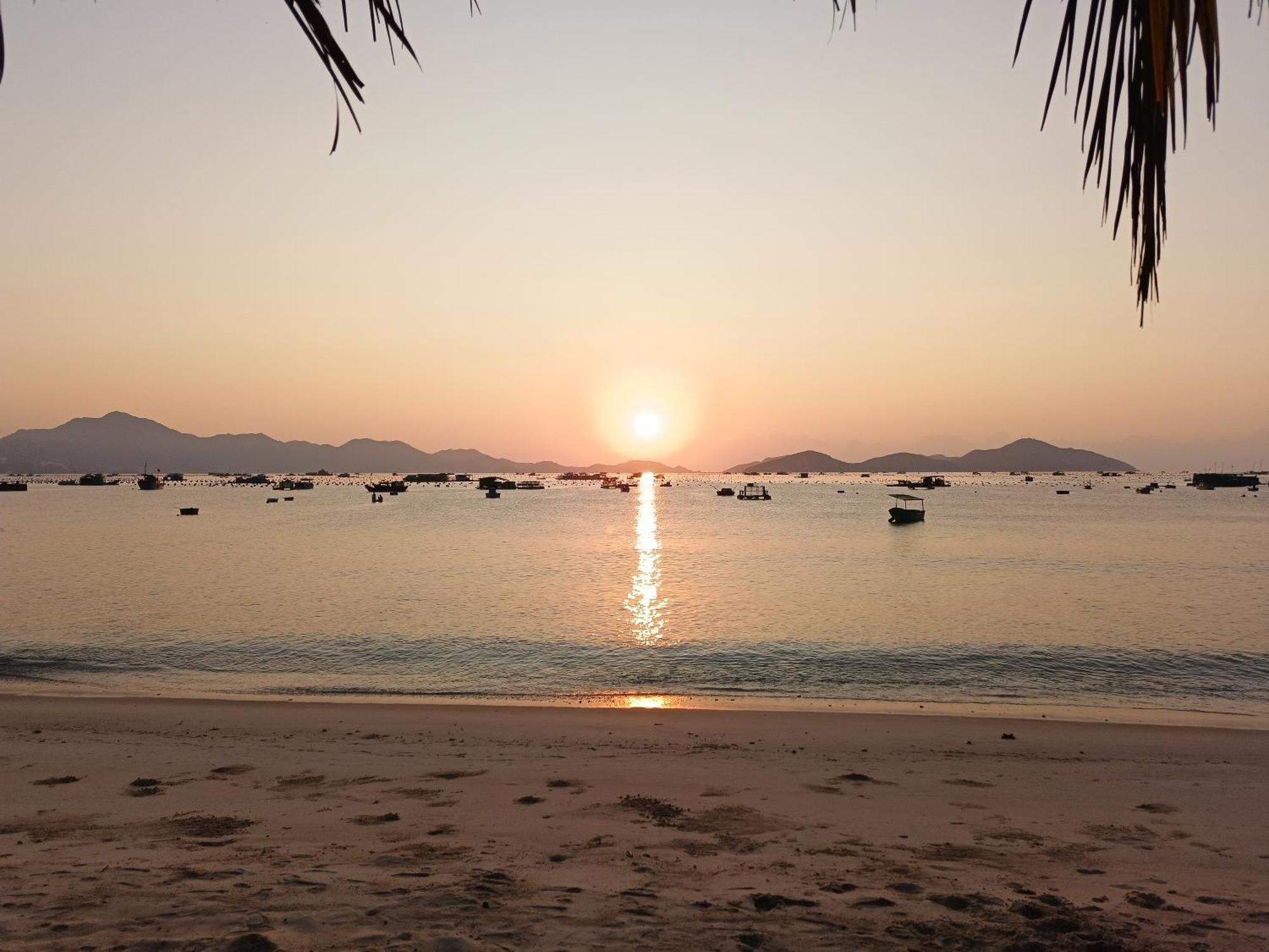 The Sunrise Anh Tu Hotell Cam Ranh Exteriör bild