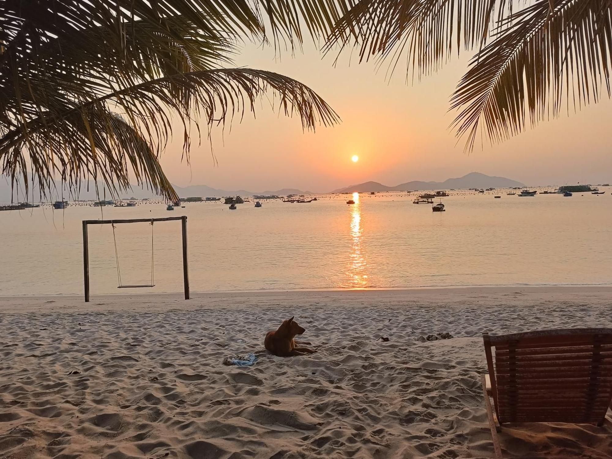 The Sunrise Anh Tu Hotell Cam Ranh Exteriör bild